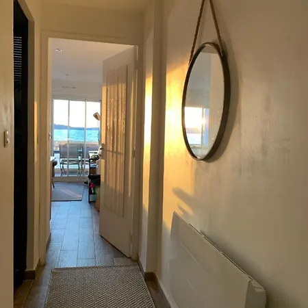 T3 Les Pieds Dans L'eau, Plage Du Cros, Vue Mer Apartment *